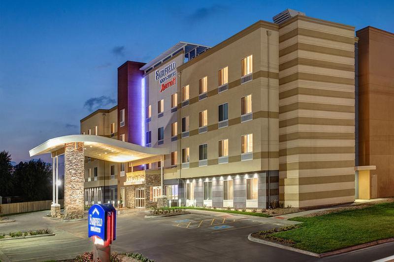 Fairfield Inn & Suites By Marriott Dallas Воксагачі Екстер'єр фото